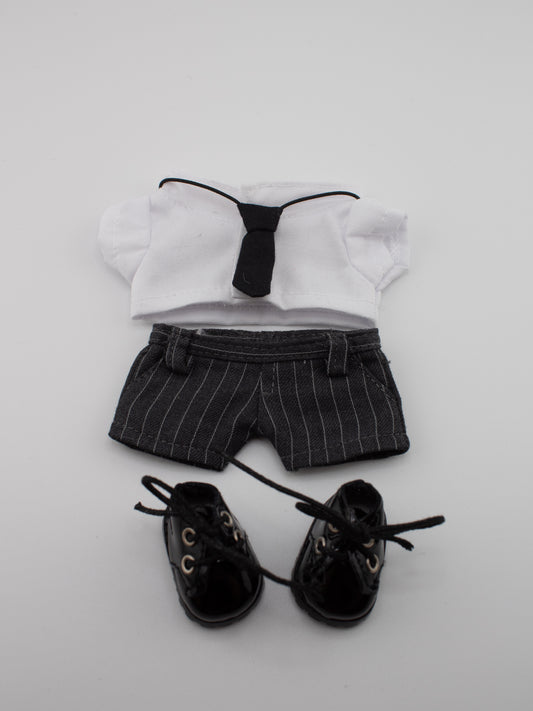 π΅οΈ Labubu Holmes β Detective of the Drip